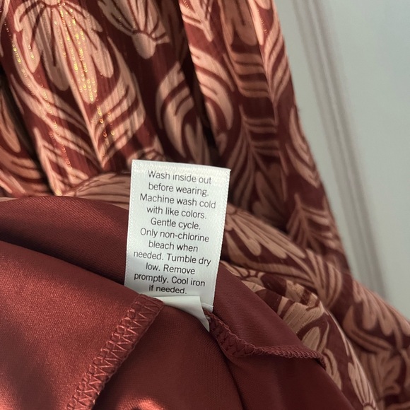 LC Lauren Conrad 2X Long Sleeve Maroon Dress with gold shimmer ✨NWT - Picture 8 of 15